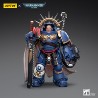 Warhammer Collectibles: 1/18 Scale Ultramarines Captain in Gravis Armour