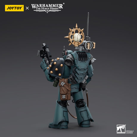 Warhammer Collectibles: 1/18 Scale Sons of Horus MKVI Tactical Squad Legionary with Nuncio Vox